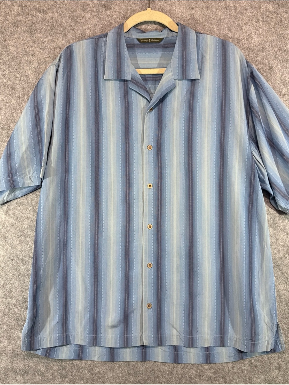 Tommy Bahama Shirt Mens L Blue 100% Silk Textured Stripe Hawaiian Beach Button